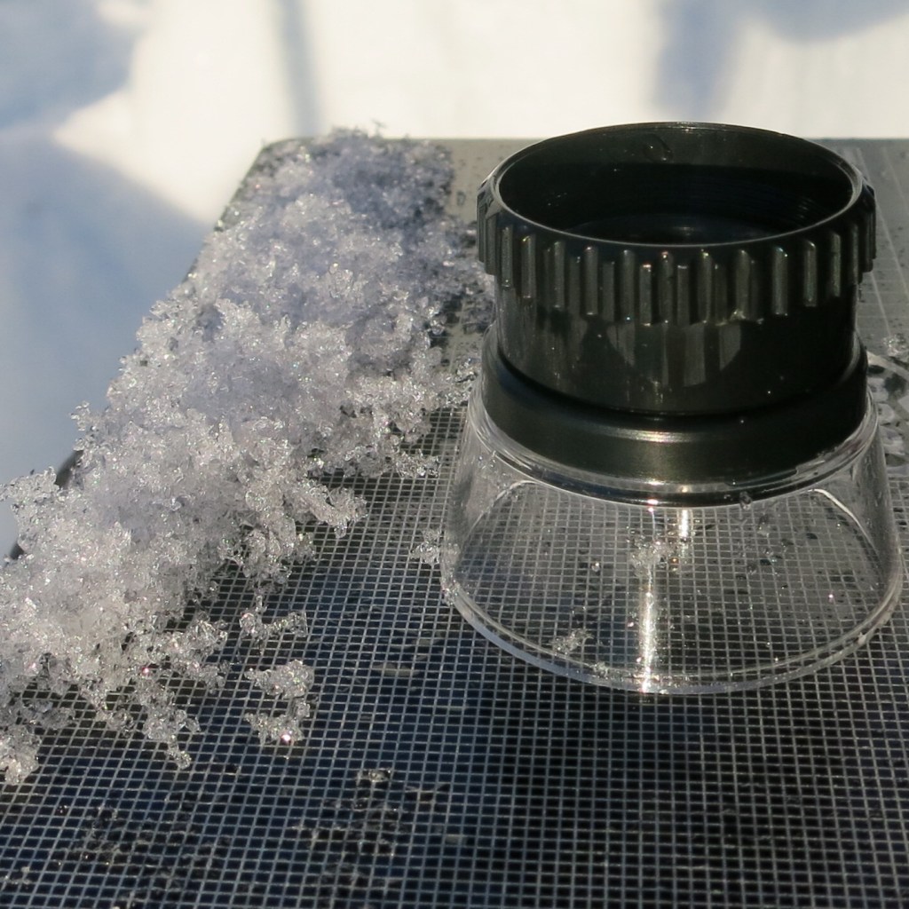 Oppbyggende eller nedbrytende omvandling? Under snødekkeworkshopen har vi fokus på snø og omvandlingsprosesser i snødekket.