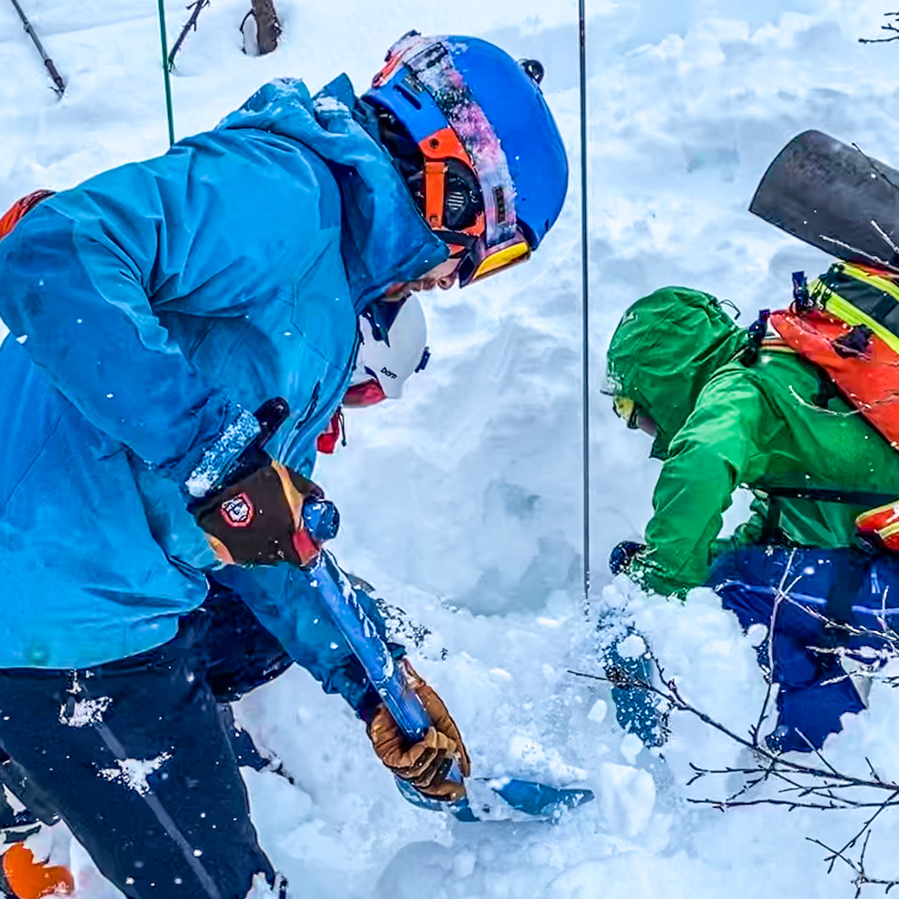 På skredkrus Tromsø får du øve deg på trygge rutevalg og kameratredning i kjente og trygge fjell på Kvaløya og Tromsø fastlandet.